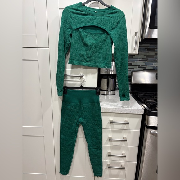 JoyLab two piece workout set - Picture 2 of 5